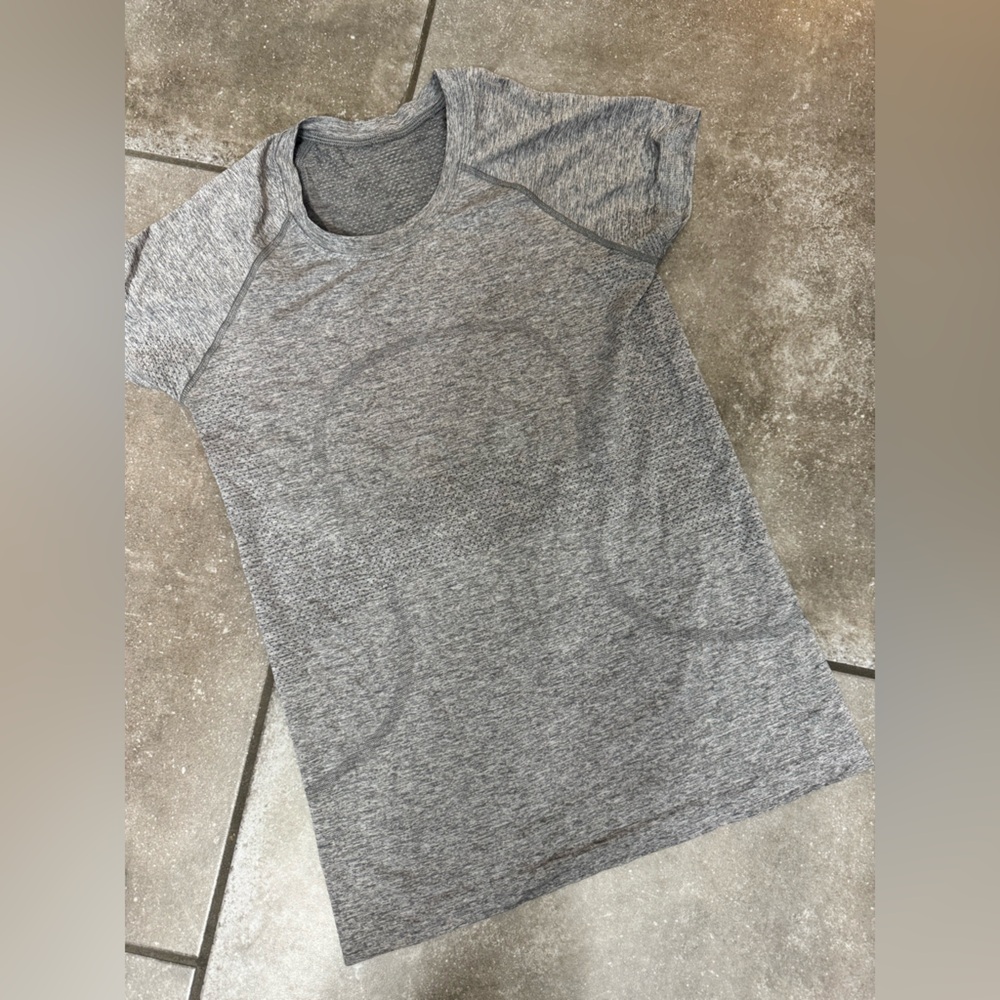 lululemon athletica swiftly tech Gray Short Sleeve Tee